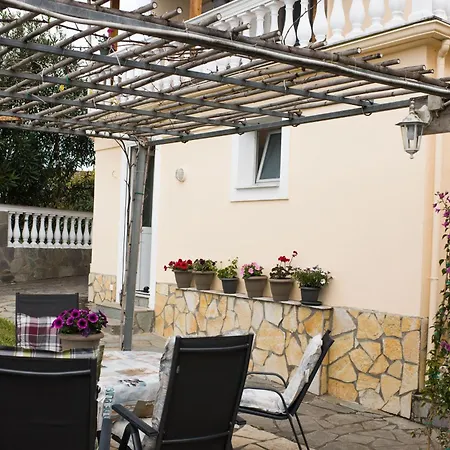 Ruhige Oase In Korfus Huegeln Und Garten, Bis 5pers *